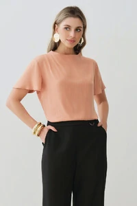 Blusa Assimétrica Gola Careca Baixa Pregas Ombro Direito