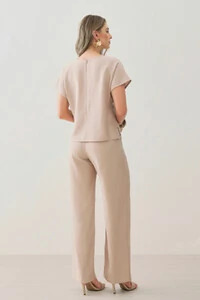 Conjunto de Blusa Assimétrica Manga Morcego Gold Triple e Calça Reta Nervura