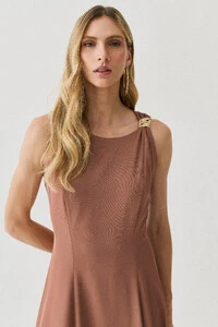 Vestido Midi Evasê Regata Assimétrico Pregas Ombro Esquerdo Gold