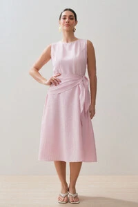Vestido Midi Regata de Textrua Listrada Cintura Faixa Franzida