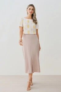 Saia Midi Reta de Alfaiataria Recorte Prega Frontal