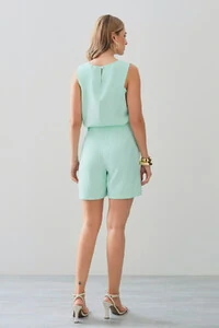 Conjunto de Blusa Regata Recorte e Shorts