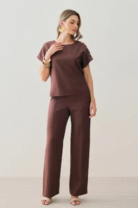 Conjunto de Blusa Assimétrica Manga Morcego Gold Triple e Calça Reta Nervura