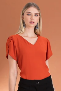 Blusa manga aberta botão forrado