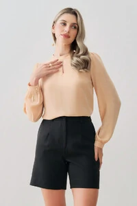 Shorts de Alfaiataria Prega Botão Forrado