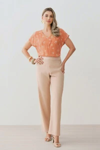 Blusa Pássaro Manga Morcego Decote V Botão Forrado