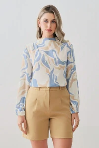 Shorts de Alfaiataria Prega Botão Forrado