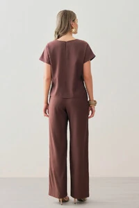 Conjunto de Blusa Assimétrica Manga Morcego Gold Triple e Calça Reta Nervura