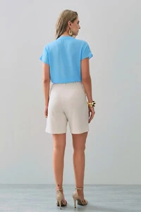 Blusa Manga Morcego Decote Redondo Pala Vazado Botão Gold