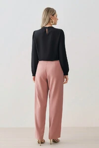 Blusa Manga Longa Punho Gola Baixa Vazada Gota