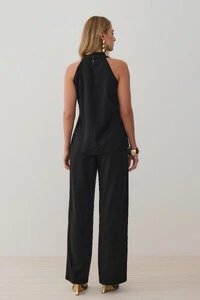 Conjunto de Blusa Regata Frente Única Transpassada e Calça Reta