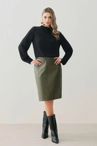 Blusa Assimétrica Manga Longa Punho Double Gola Careca Baixa Ombro Direito Pregas Double