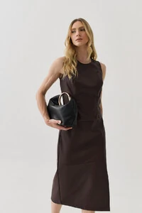 Conjunto de Couro de Regata Crop Recorte e Saia Midi Recorte Fenda Lateral