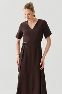 Vestido Midi Evasê Assimétrico Decote V Cinto Gold