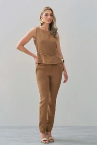 Conjunto de Alfaiataria de Blusa Regata Recorte Cinto Gold e Calça Reta