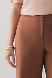 Pantalona Slim de Alfaiataria Bolso Faca Discreta