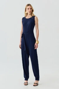 Macacão Regata Recorte Cenoura Cinto