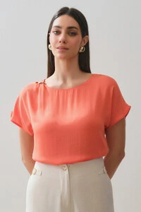 Blusa Manga Morcego Decote Cut Out Gold
