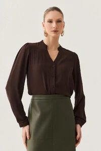 Camisa Manga Longa Punho Gola Baixa Decote v