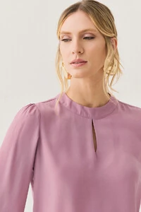 Blusa Manga Longa Punho Gola Baixa Vazada Gota