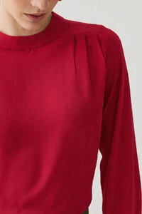 Blusa Assimétrica Manga Longa Punho Gola Baixa Ombro Esquerdo Pregas Triple