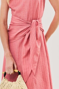 Vestido Midi Regata de Textrua Listrada Cintura Faixa Franzida