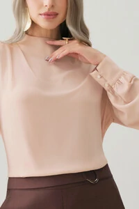 Blusa Assimétrica Manga Longa Punho Double Gola Careca Baixa Ombro Direito Pregas Double