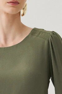 Blusa Manga Longa Ombro Recortes Double