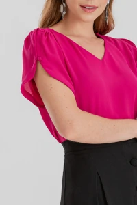 Blusa manga aberta botão forrado