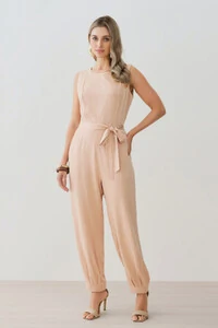 Macacão Regata Recorte Cenoura Cinto