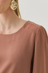 Blusa Manga Longa Ombro Recortes Double