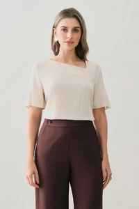 Blusa Decote V Assimétrico Recorte