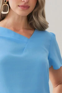 Blusa Decote V Assimétrico Pregas