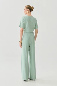 Conjunto de Alfaiataria de Blusa Decote V e Calça Wide Leg