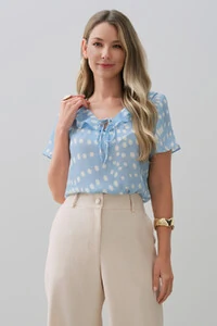 Blusa Poa Decote V Babado Laço