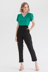Blusa manga aberta botão forrado