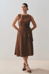 Vestido Midi Regata de Textrua Listrada Cintura Faixa Franzida
