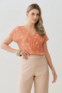 Blusa Pássaro Manga Morcego Decote V Botão Forrado