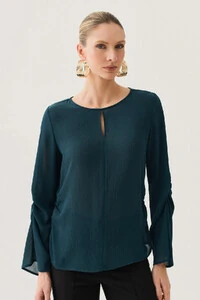 Blusa de Chiffon Yoryu Decote Gota Manga Longa Evasé Cut Out Franzida