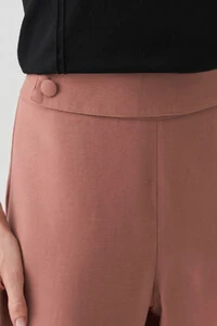 Calça Reta Botões Forrados Double