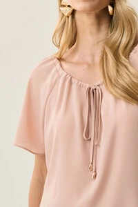 Blusa Manga Raglan Decote Canoa Laço Puxante Ponteira Gold