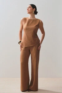 Conjunto de Risca de Giz de Regata Assimétrica Lateral Torcida e Pantalona Gold