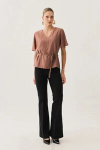 Blusa Decote V Cinto Fino