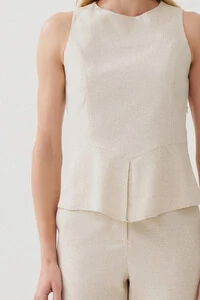 Conjunto de Linho de Blusa Regata Barra Recorte Prega e Calça Reta Botão Forrado