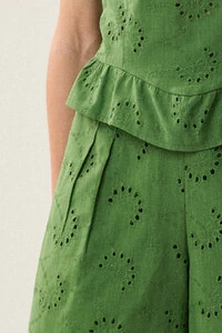 Conjunto de Laise de Algodão de Blusa regata Crop Decote Quadrado Babado e Shorts Pregas Double