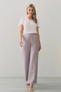 Calça Reta de Linho Prega Laço Lateral