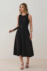 Vestido Midi Evasê Regata de Alfaiataria Recortes Cinto Fivela Gold