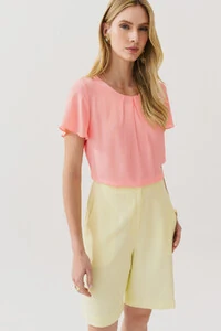 Blusa Decote Pregas