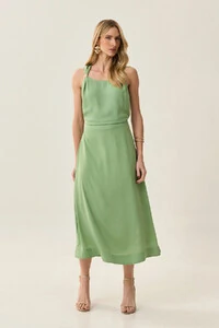 Conjunto de Blusa Regata Omro Gold e Saia Midi Evasê