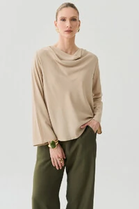 Blusa de Cetim Manga Longa Flare Decote Drapeado